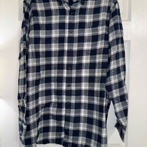 St. John's Bay Men's Black and Gray Plaid Shirt